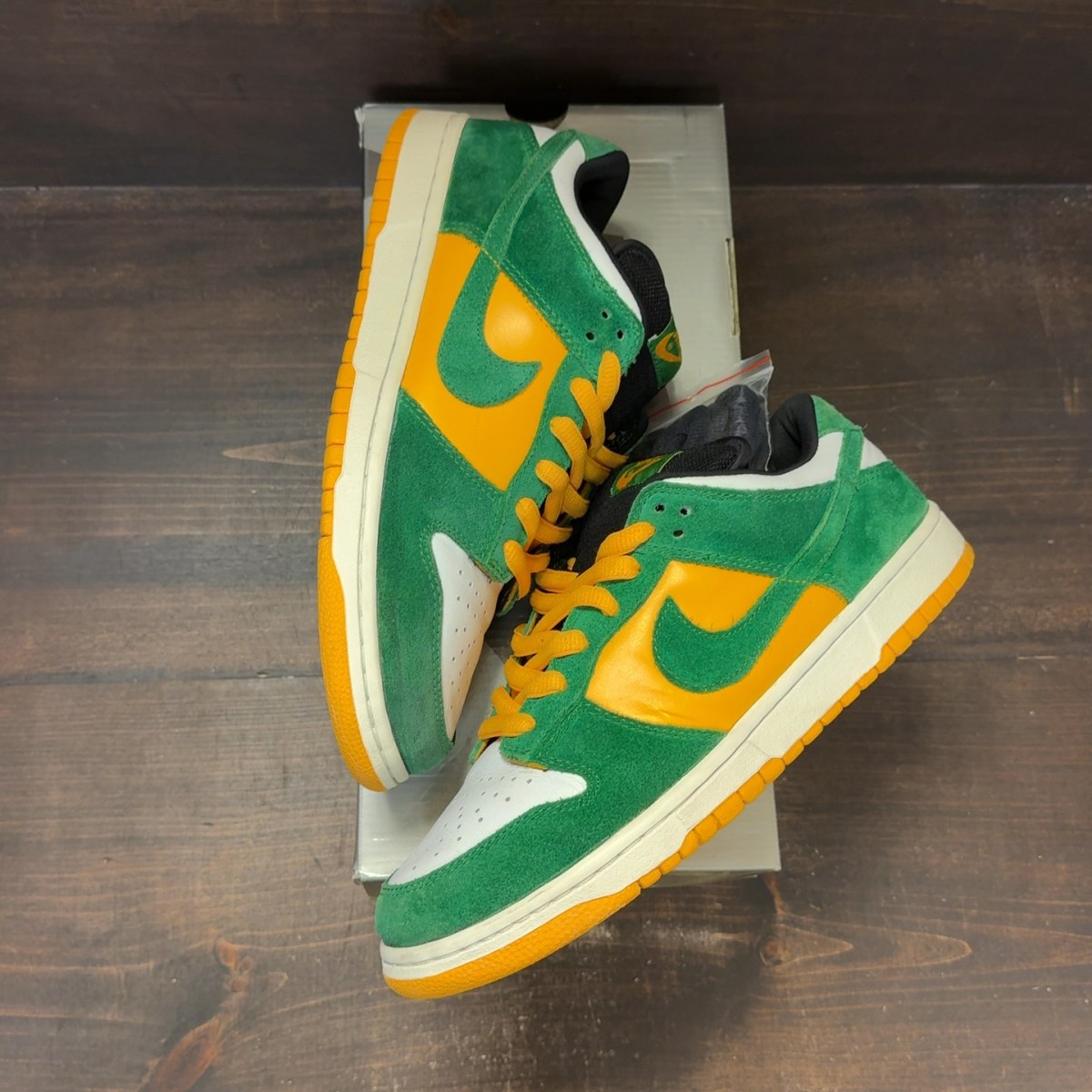 Nike SB Dunk Low Bucks Size 10 (Pre-Owned) - Image 2