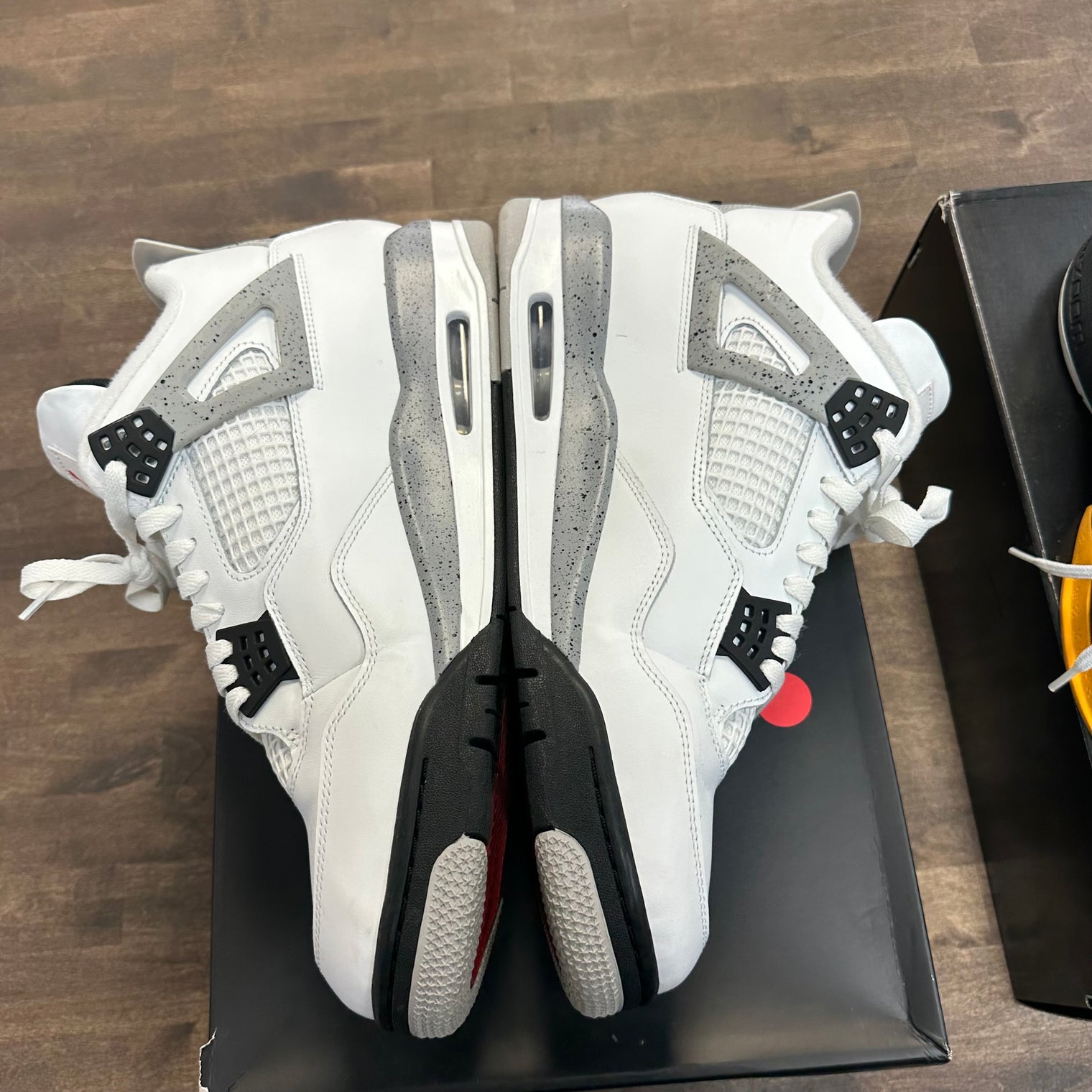 White Cement Jordan 4 (2025) (USED)