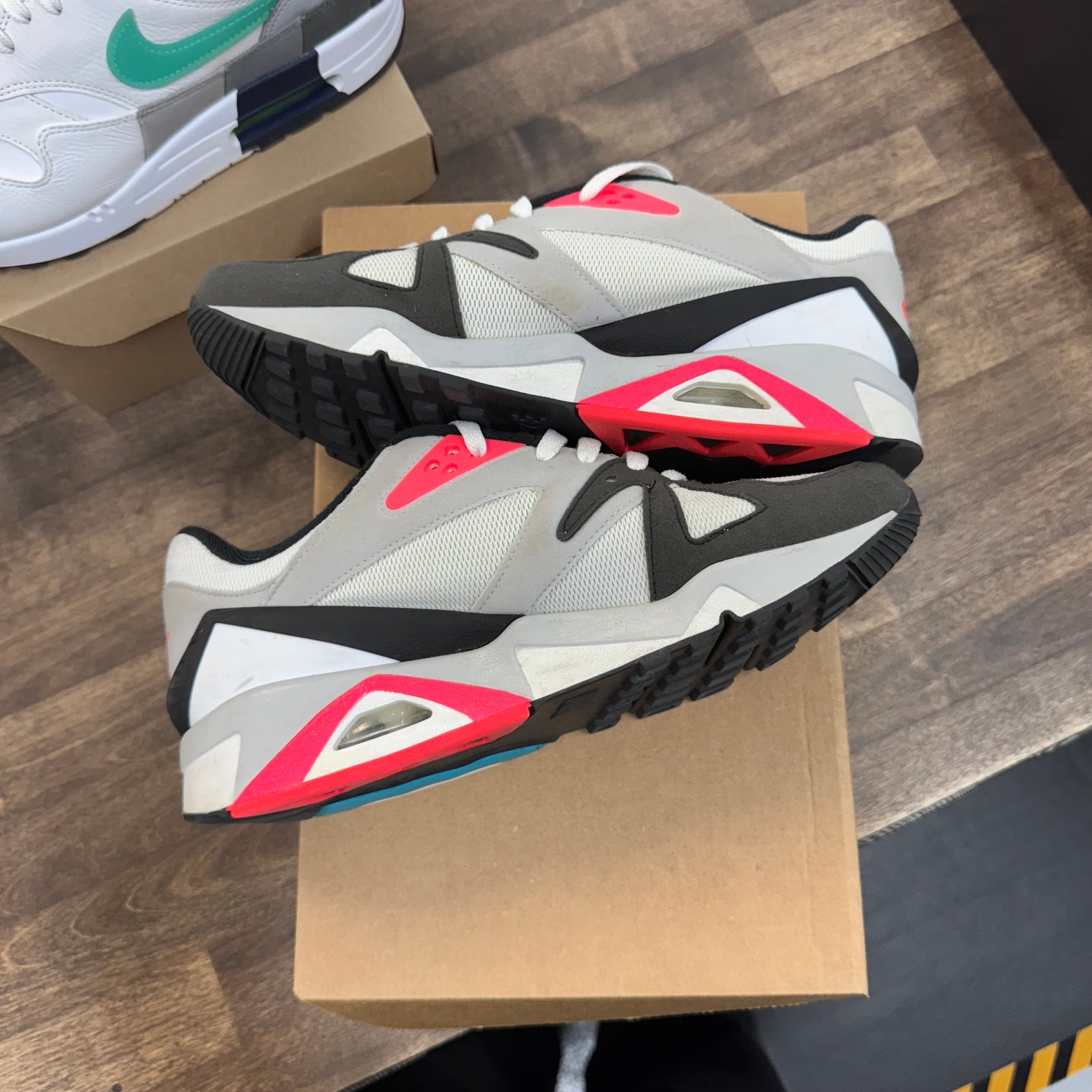 Air Structure Triax 91 OG 2021 Neo Teal (USED, No Box)