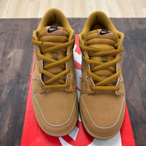 Nike Dunk Low Retro SE Wheat Gum - Image 2