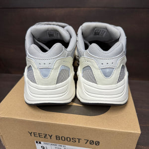 adidas Yeezy Boost 700 V2 Static Size 9.5 (Pre-Owned) - sole