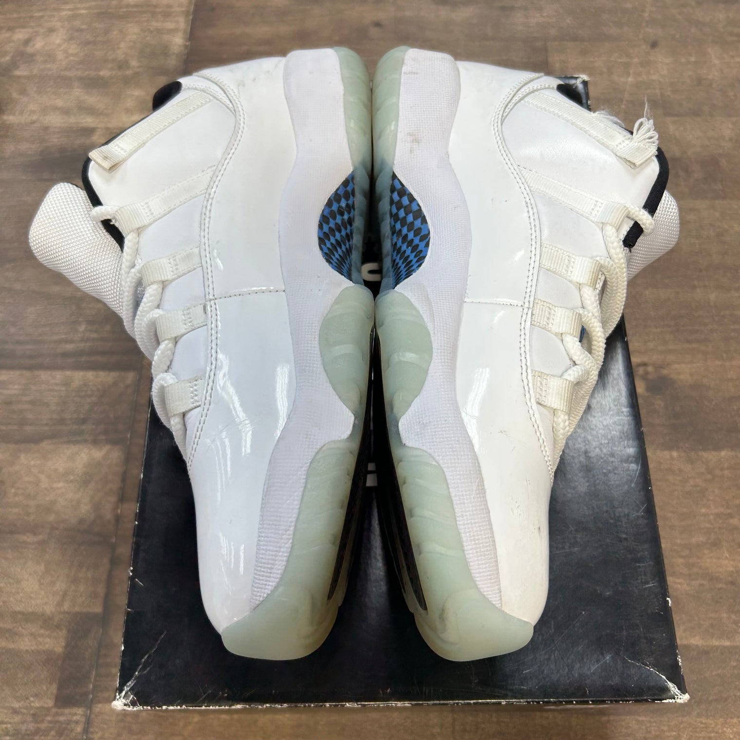 Legend Blue Jordan 11 Low (USED)