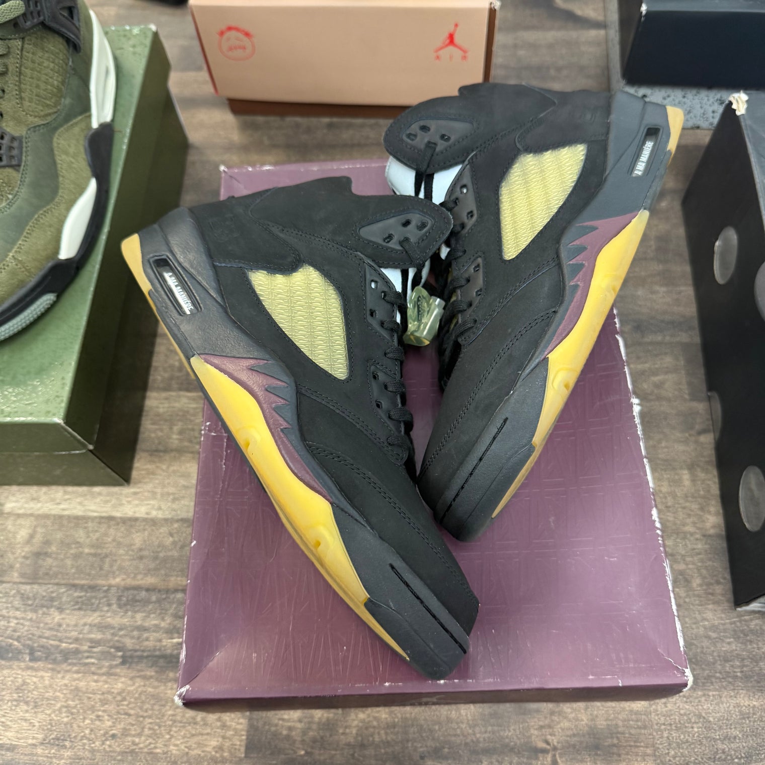 A Ma Maniere Dusk Jordan 5 (USED)