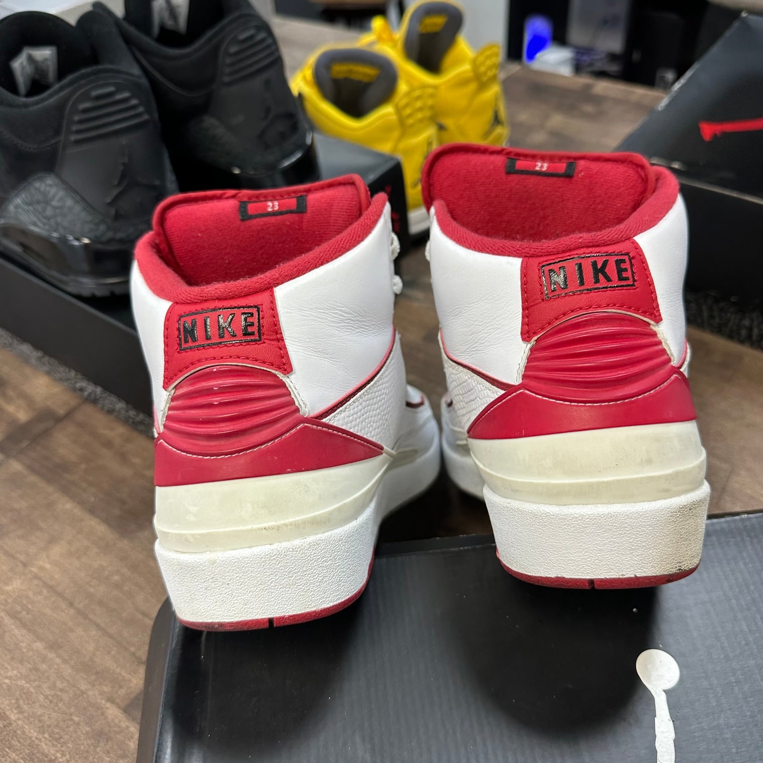 White Red Jordan 2 Retro (2014) (USED)