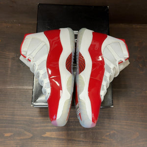 Jordan 11 Retro Cherry (2022) Size 9 (Pre-Owned) - aux