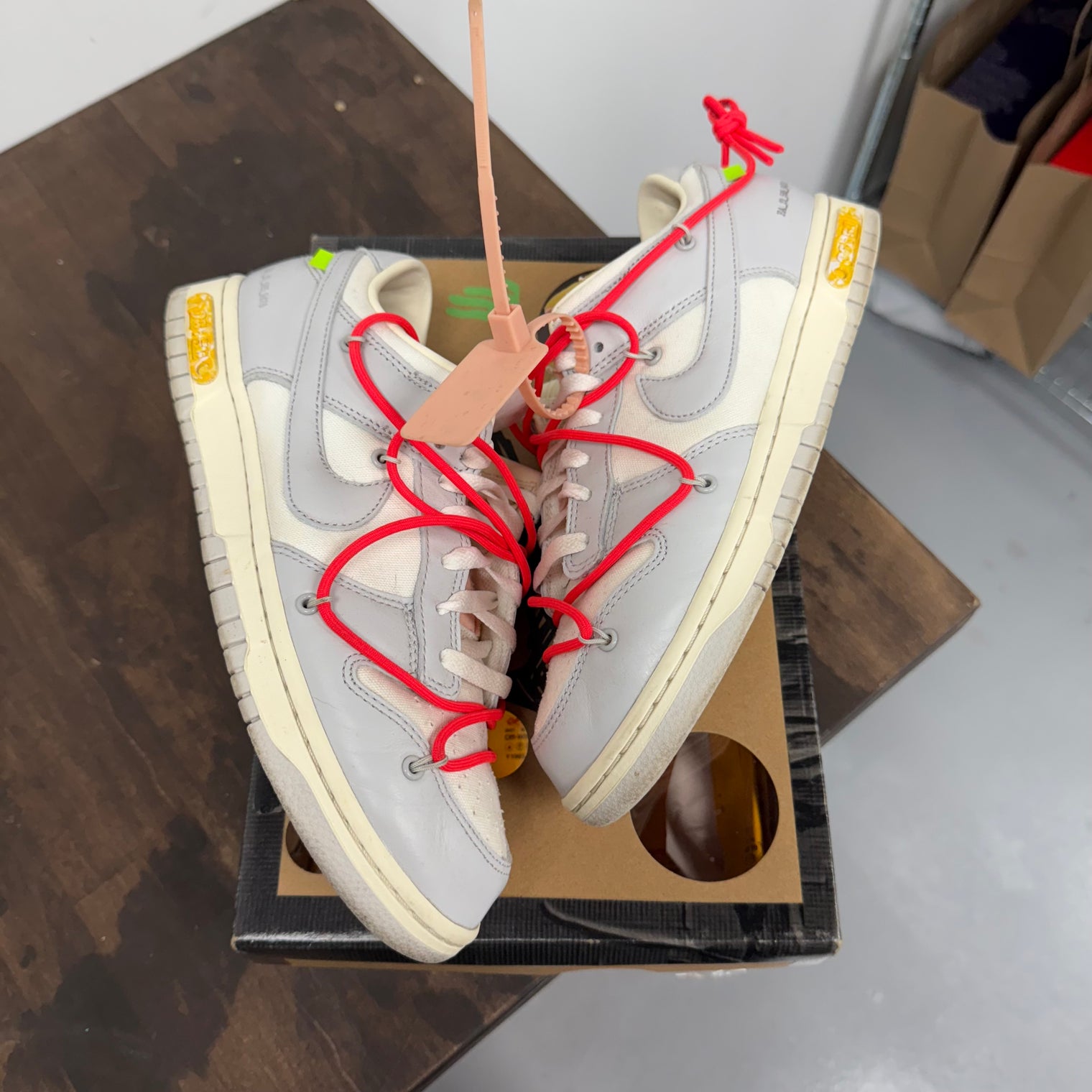 Lot 06 of 50 Off-White Dunk Low (USED)
