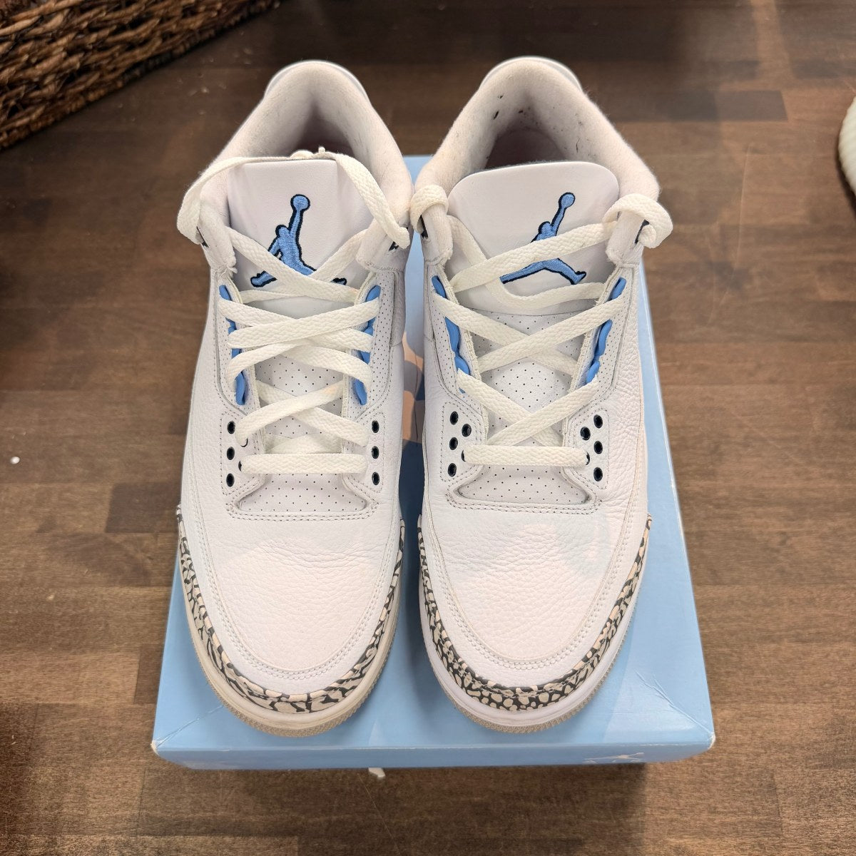 Jordan 3 Retro UNC (2020) Size 9.5 (Pre-Owned) - Image 2