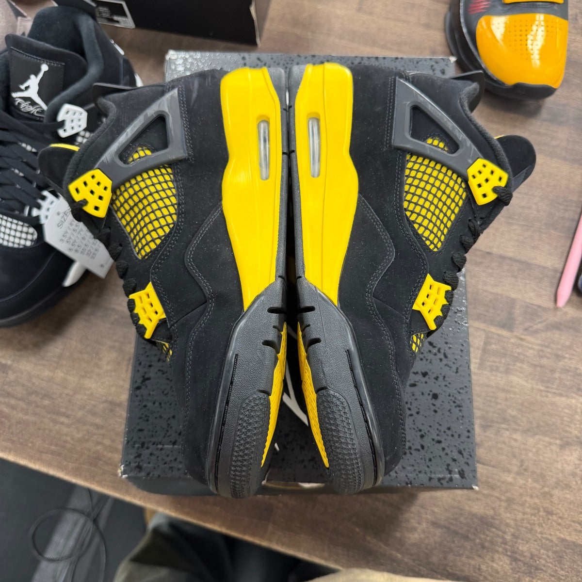Jordan 4 Retro Thunder (2023) - Image 5