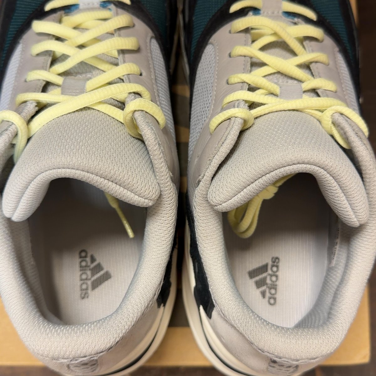 adidas Yeezy Boost 700 Wave Runner Size 11 (Pre-Owned) - aux