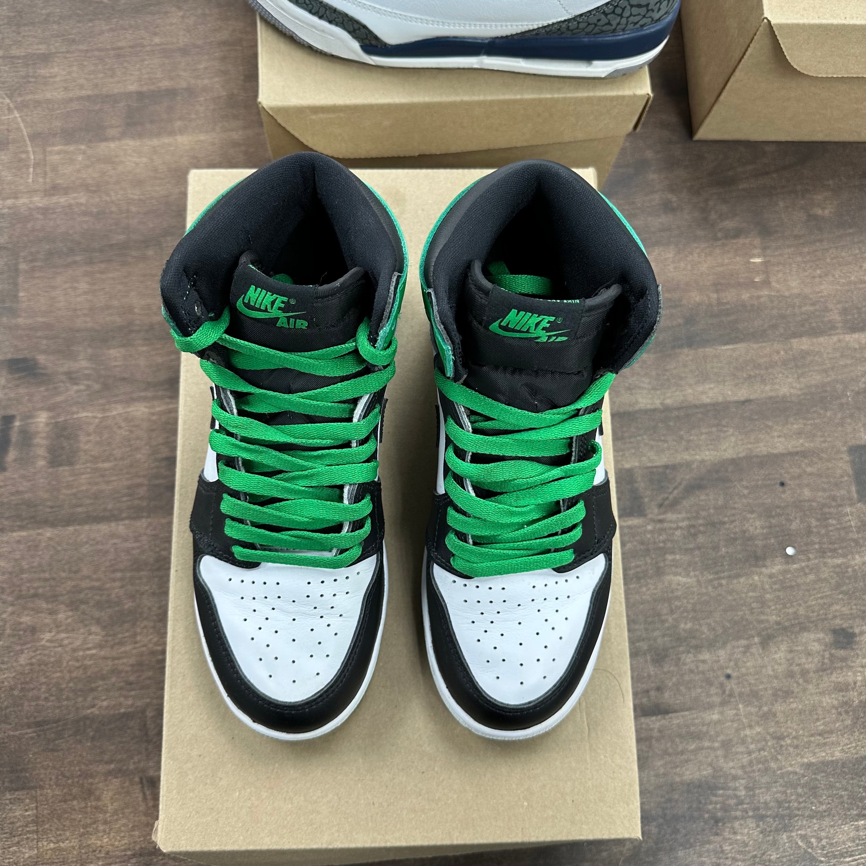 Jordan 1 Retro High OG Lucky Green (US 5Y) (USED, No Box) Size 5Y (Pre-Owned) - Image 2