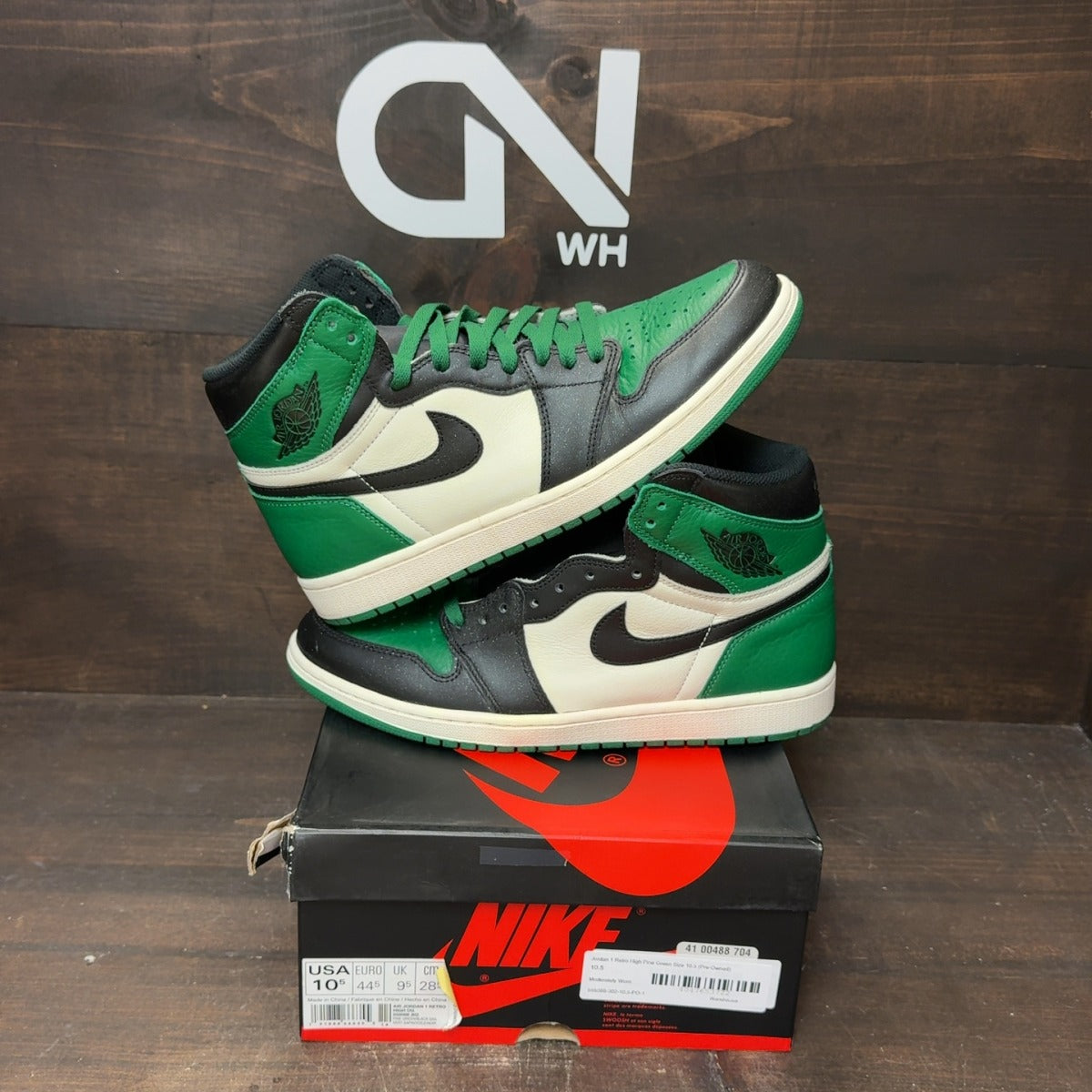 Jordan 1 Retro High Pine Green Size 10.5 (Pre-Owned) - front
