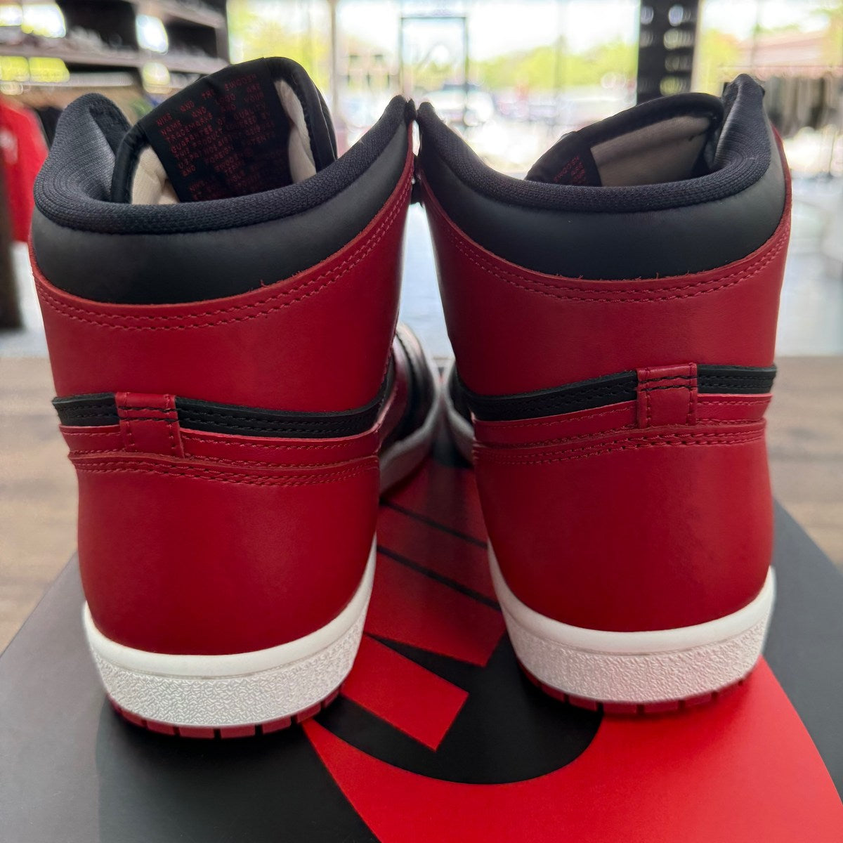 Jordan 1 Retro High '85 OG Bred (2025) - Image 3