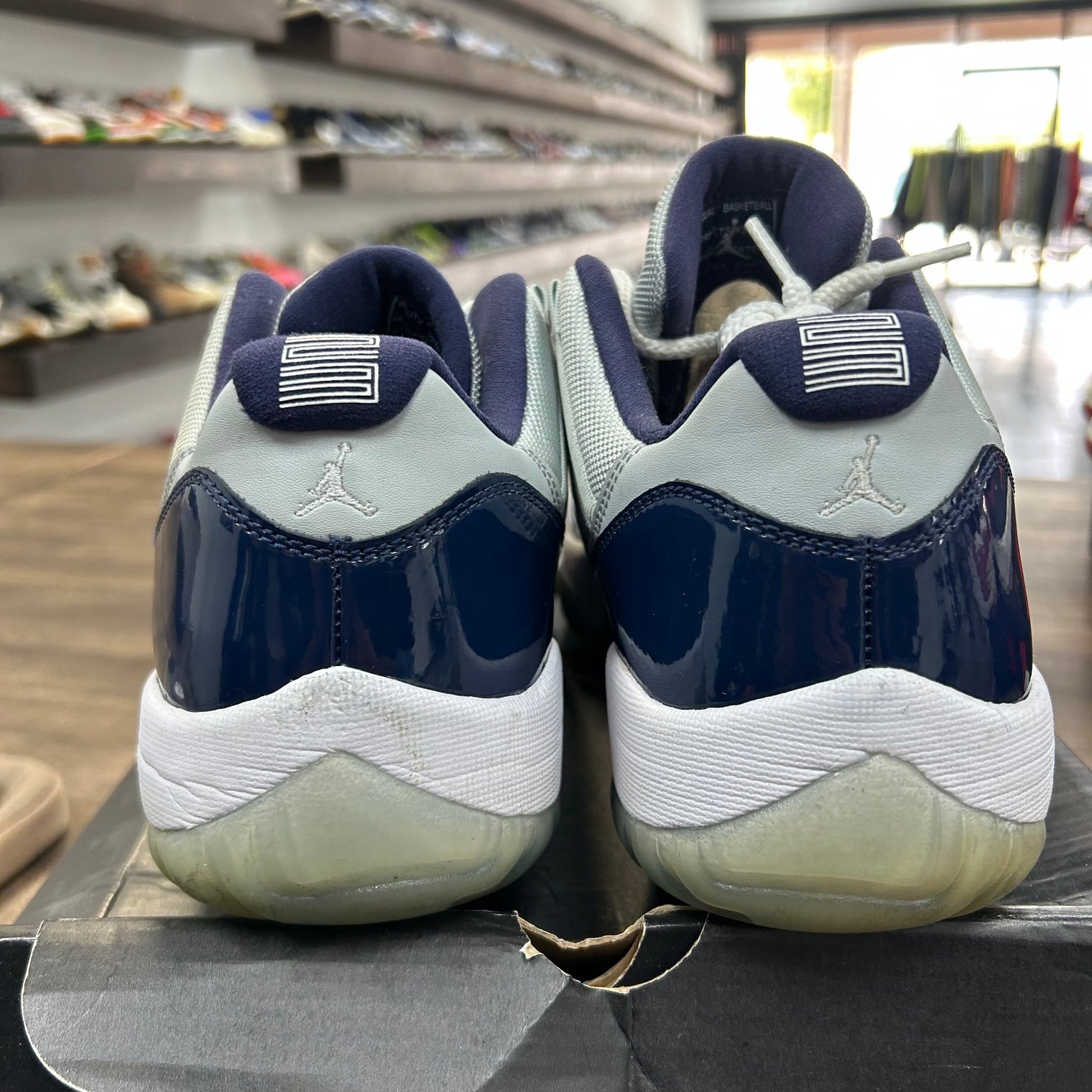 Georgetown Jordan 11 Retro Low (USED)