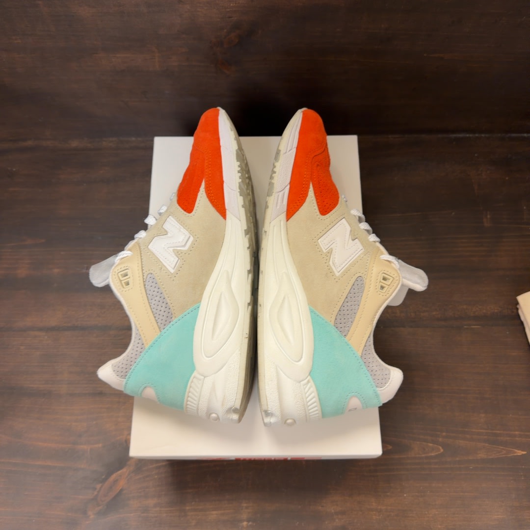 New Balance 990v2 Kith Cyclades (with Socks) - Image 6