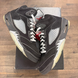 Jordan 5 Retro OG Black Metallic Reimagined Size 9 (Pre-Owned) - Image 1
