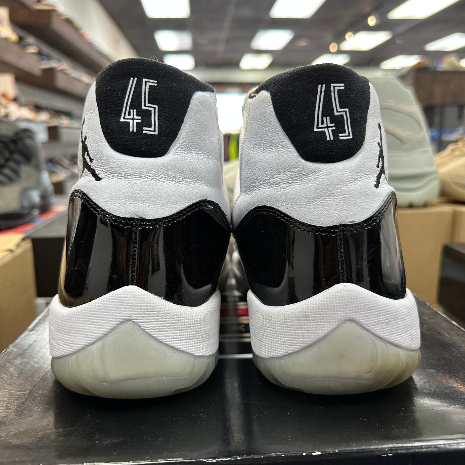 Jordan 11 Retro Concord (2018) (US 11.5) (USED)