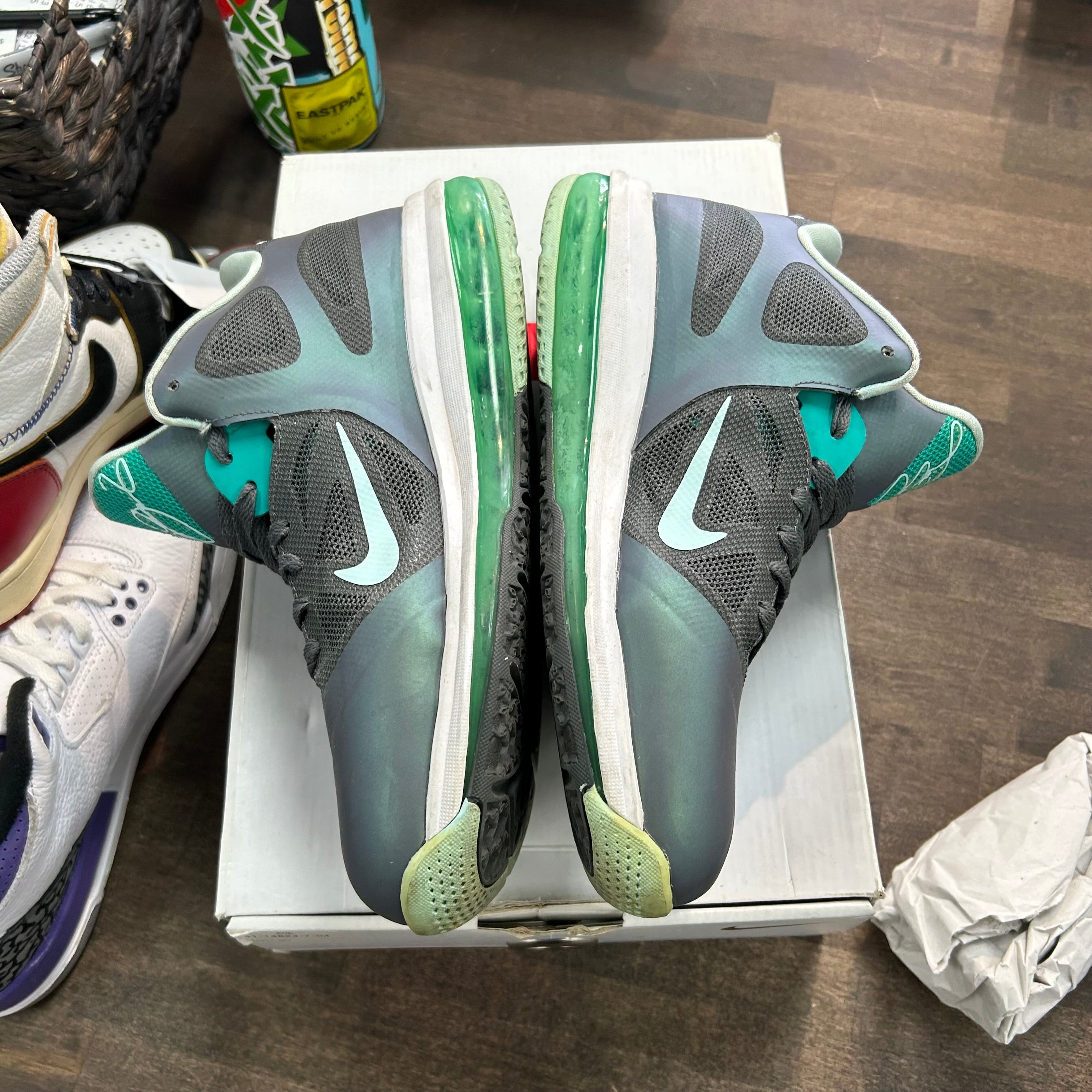 Nike Easter Nike LeBron 9 Low (USED) Size 8 (Pre-Owned) - Image 3