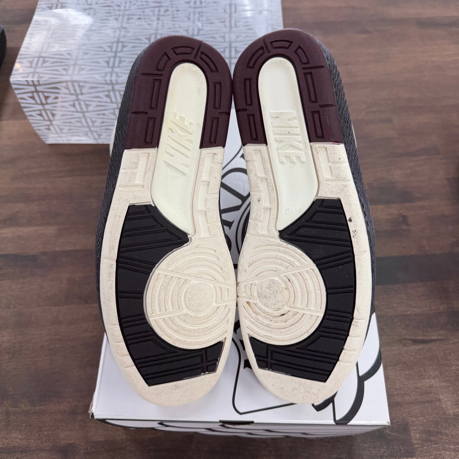 A Ma Maniere Jordan 2 Retro (USED)