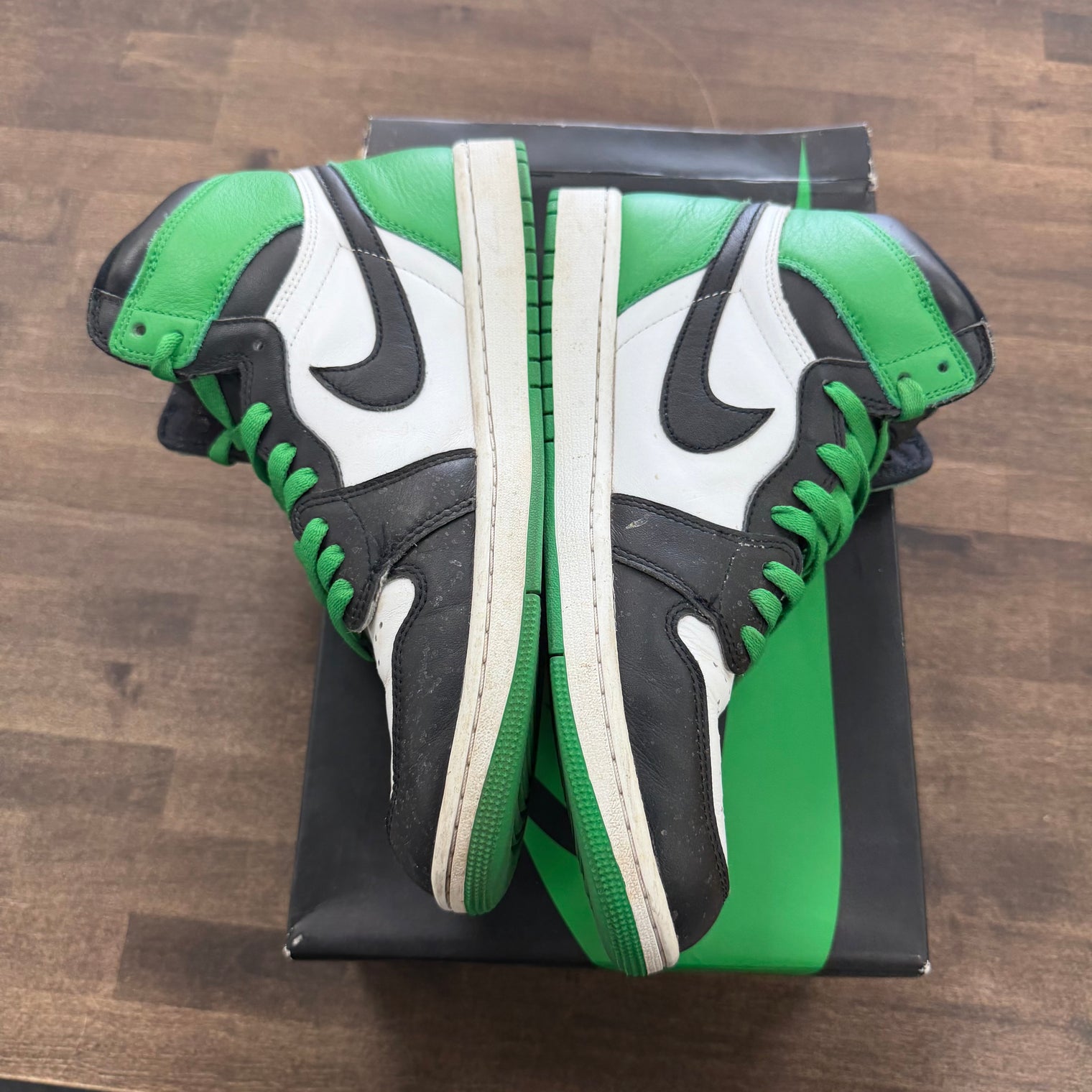 Jordan 1 Retro High OG Lucky Green (US 10.5) (USED)
