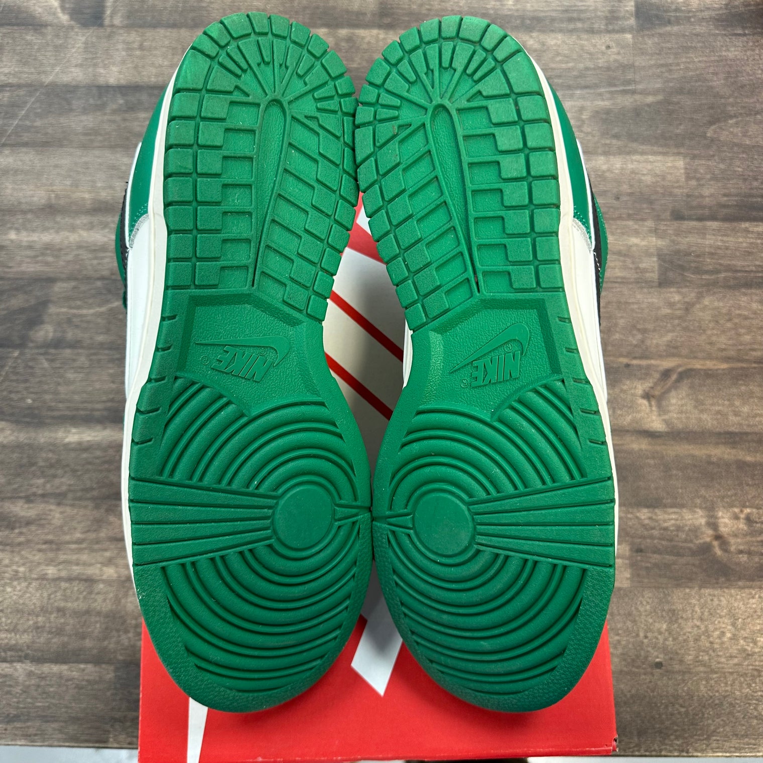 Lottery Pack Malachite Green Dunk Low (Lightly Worn)