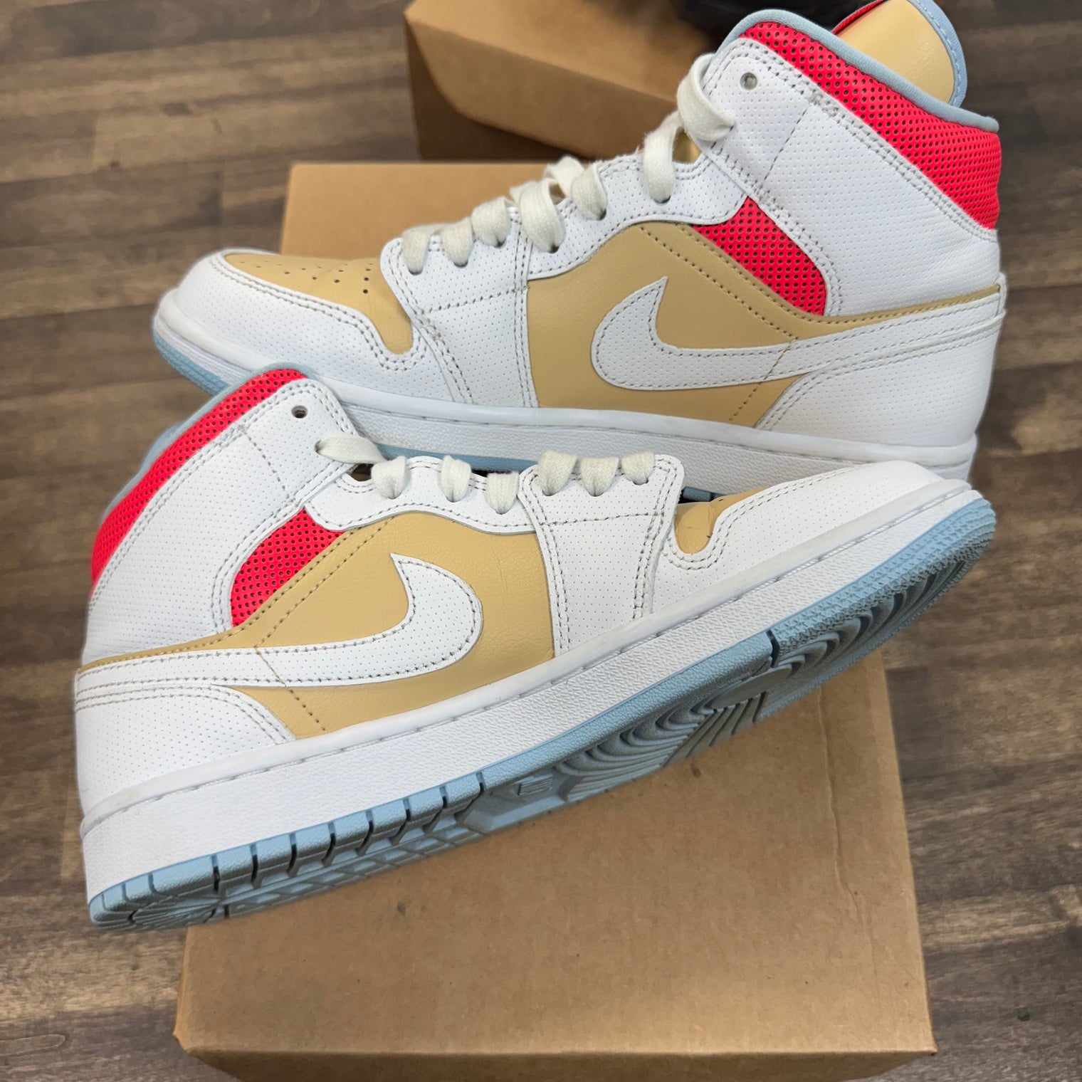 Sesame Jordan 1 Mid SE (W) (USED, No Box)