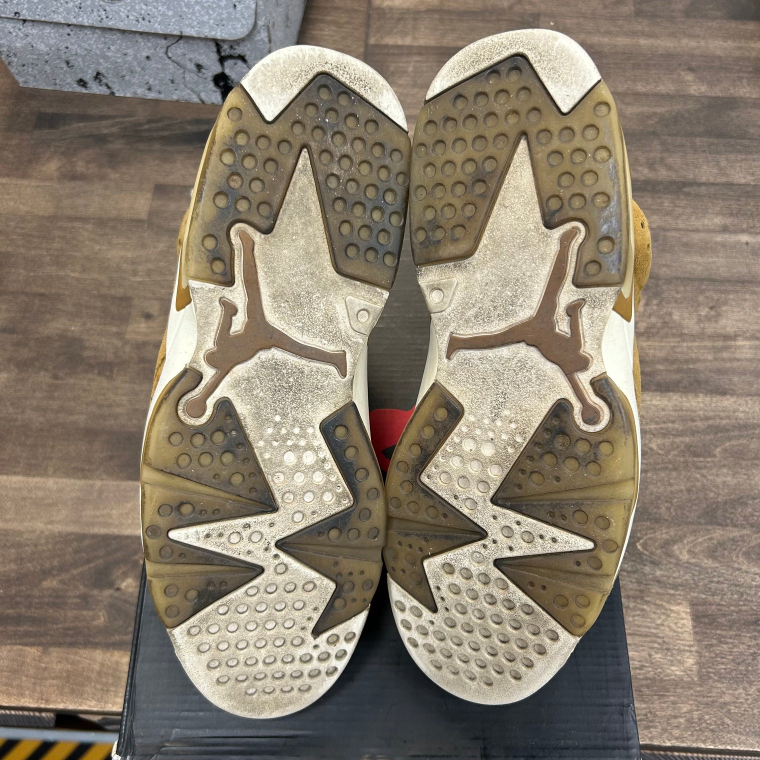 Wheat Jordan 6 Retro (USED)