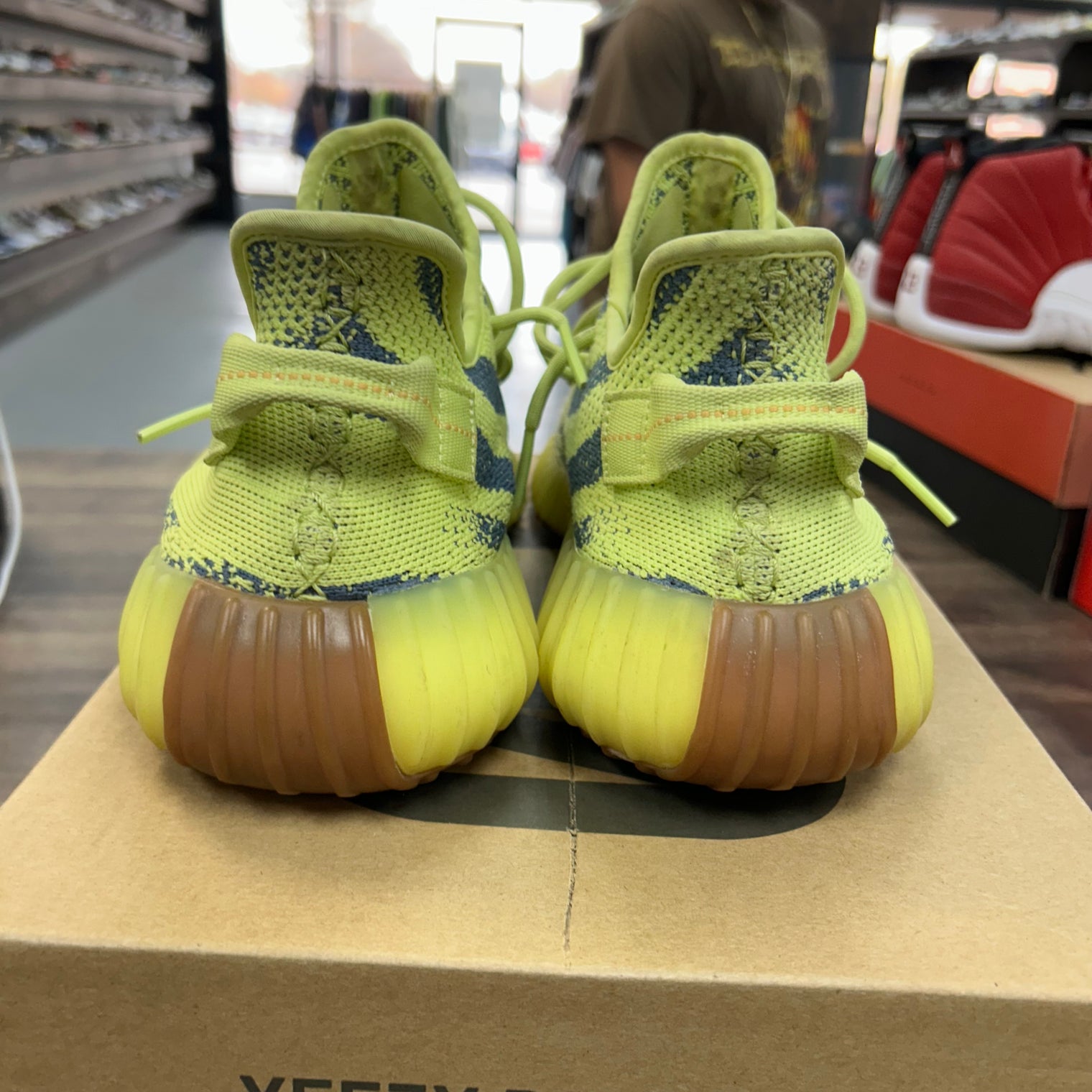 Semi Frozen Yellow adidas Yeezy Boost 350 V2 (USED)