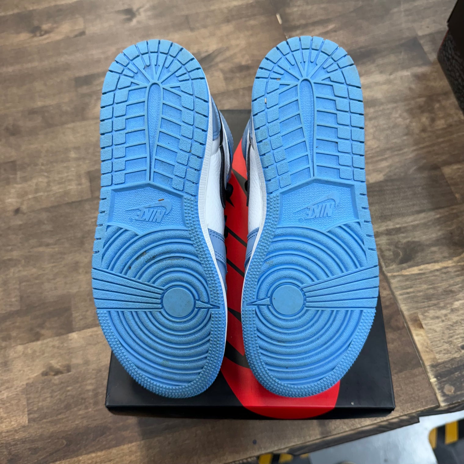 University Blue Jordan 1 High (GS) (USED)