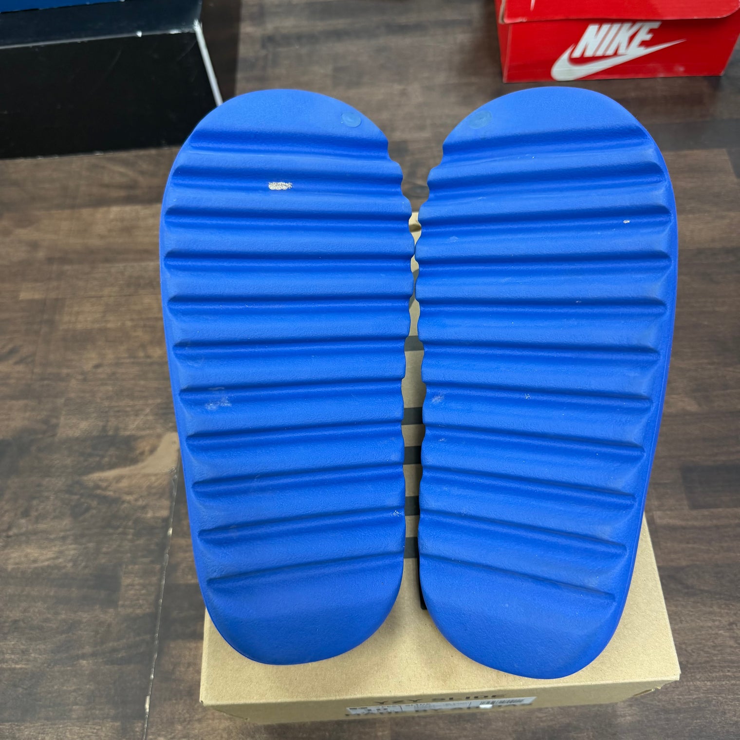 Azure Yeezy Slide (USED)
