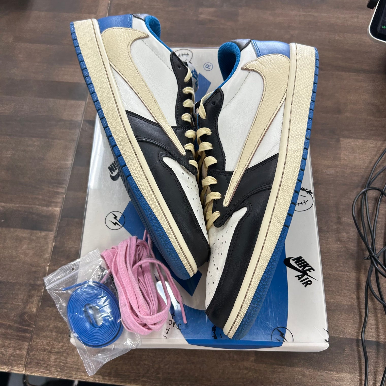 Fragment Travis Scott Jordan 1 Low OG SP (USED)