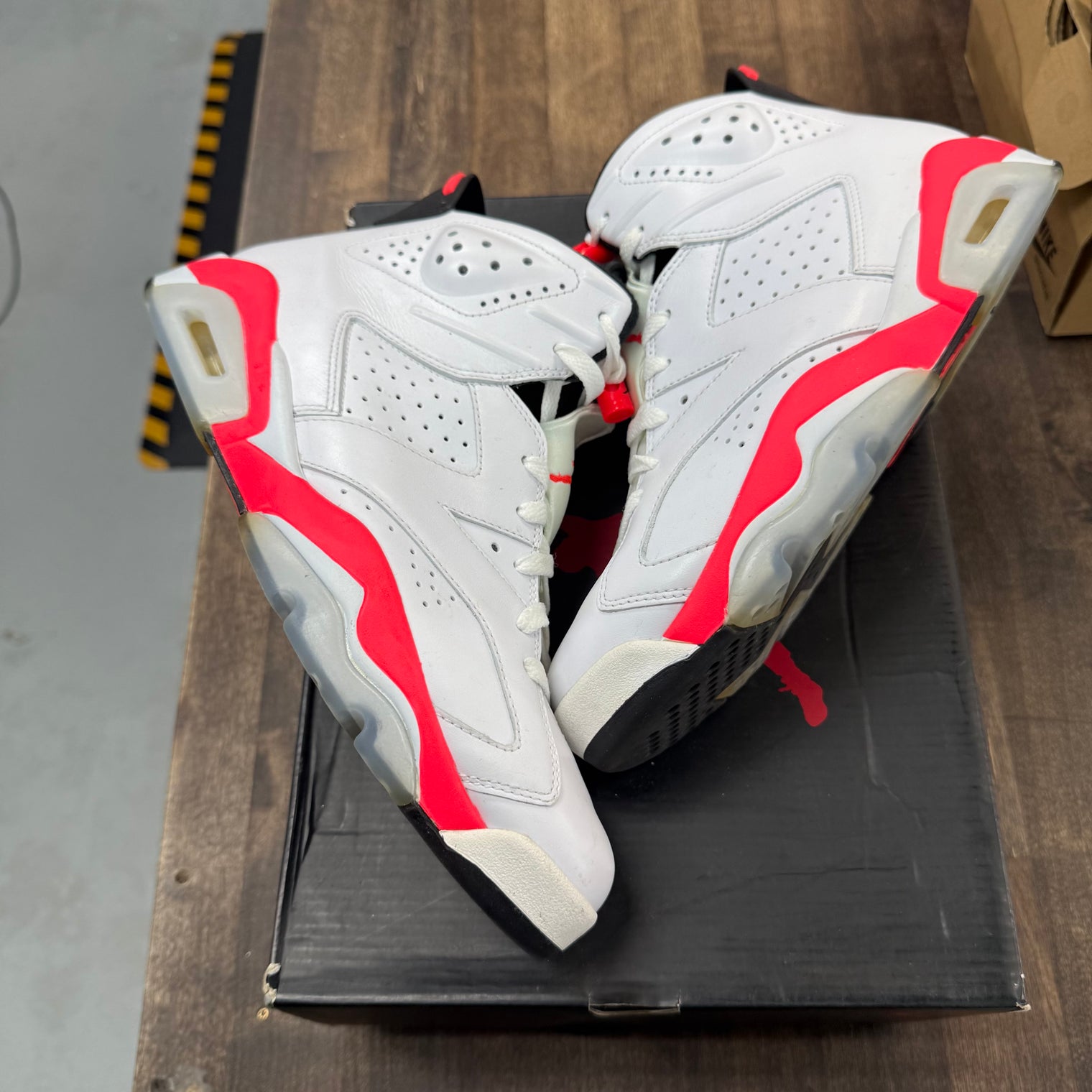 White Infrared Jordan 6 Retro (2014) (USED)