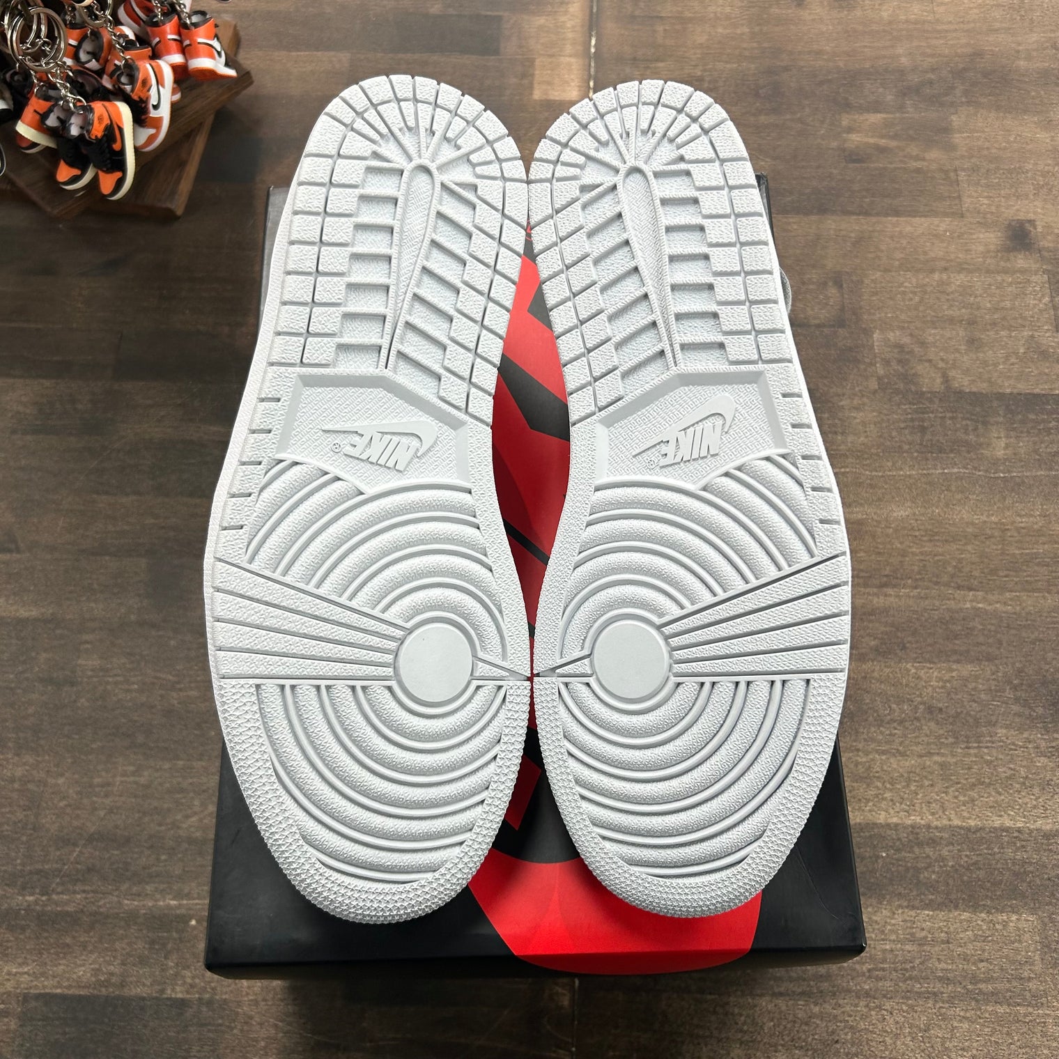 Neutral Grey Jordan 1 Low OG (Lightly Worn)