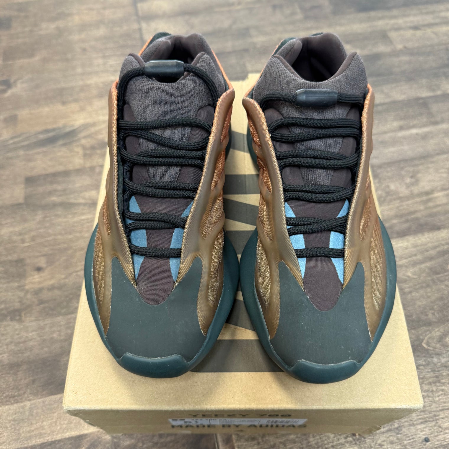 Copper Fade Yeezy 700 V3 (USED)