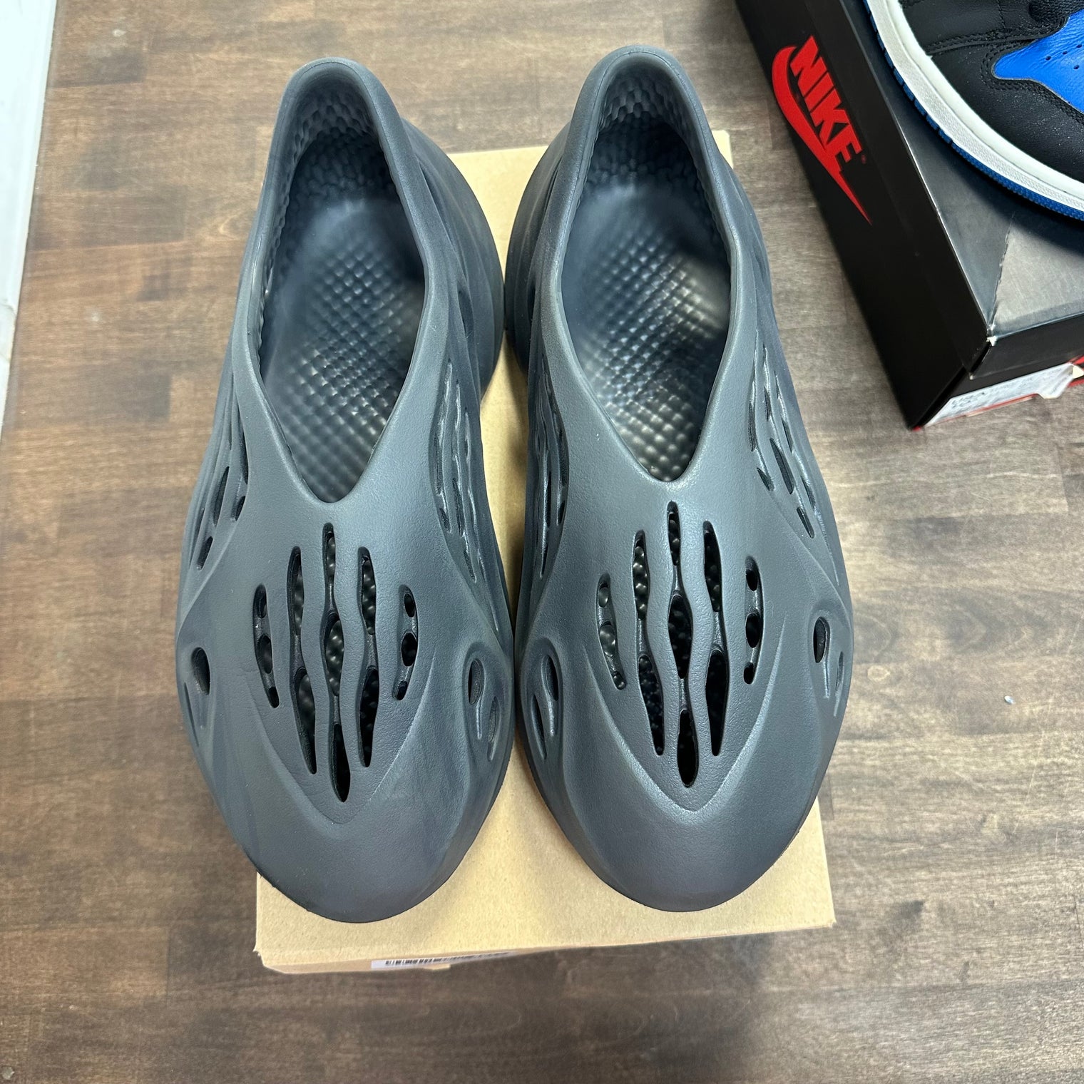 Onyx Yeezy Foam RNNR (USED)