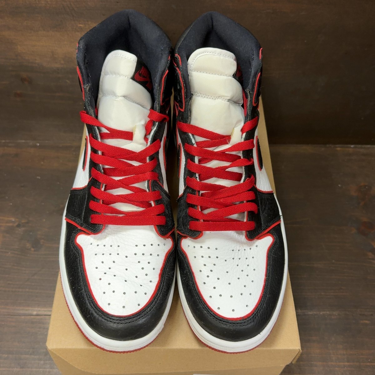 Jordan 1 Retro High Bloodline Size 12 (Pre-Owned) - tag