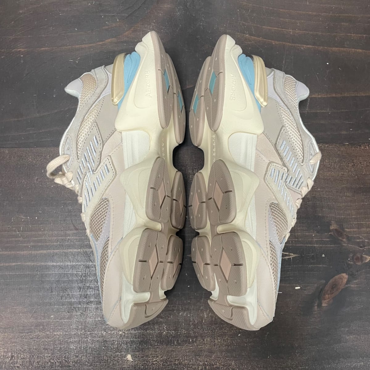 New Balance 9060 Ivory Cream Pink Sand Size 8 - sole