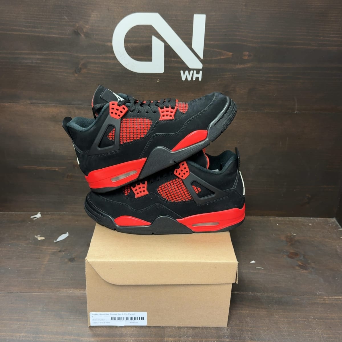 Jordan 4 Retro Red Thunder Size 8 (Pre-Owned) - front