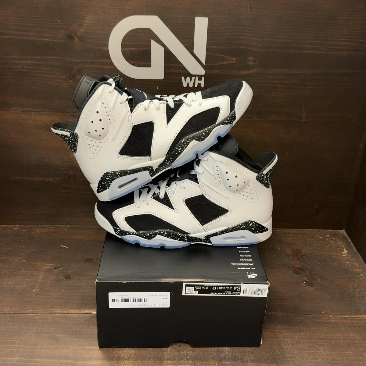 Jordan 6 Retro Oreo (2026) Size 10.5 - front
