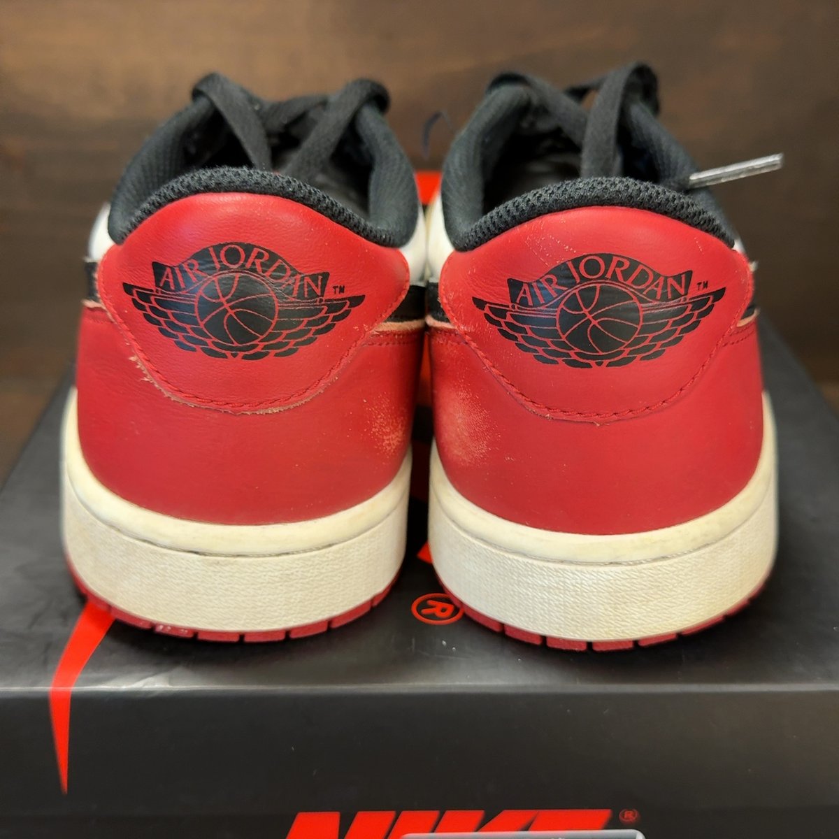 Jordan 1 Retro Low OG Black Toe (2023) Size 10 (Pre-Owned) - aux