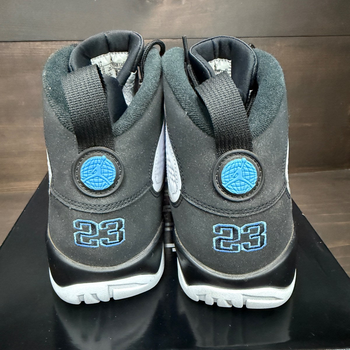 Jordan 9 Retro University Blue Size 11 (Pre-Owned) - Image 4