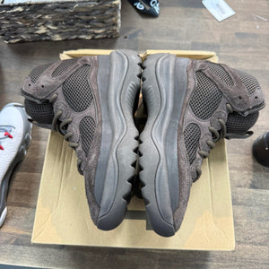 adidas Yeezy Desert Boot Oil Size 7.5 (Pre-Owned) - Image 3