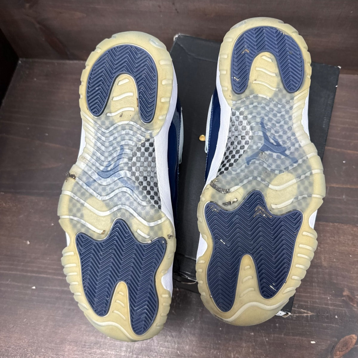 Jordan 11 Retro Low Georgetown - Image 6