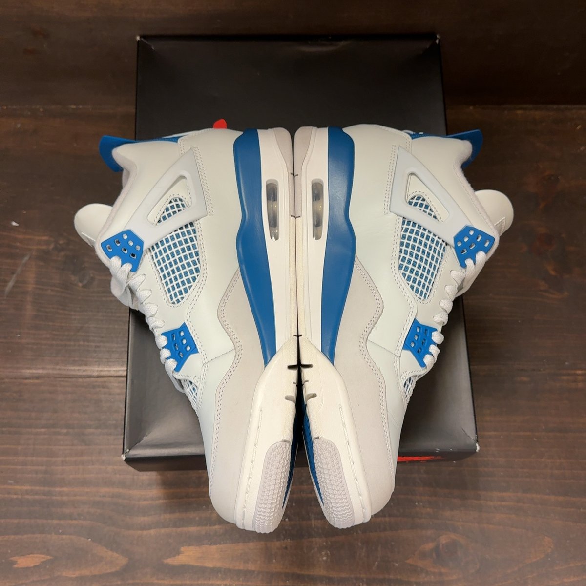 Jordan 4 Retro Military Blue (2024) Size 9.5 (Pre-Owned) - aux