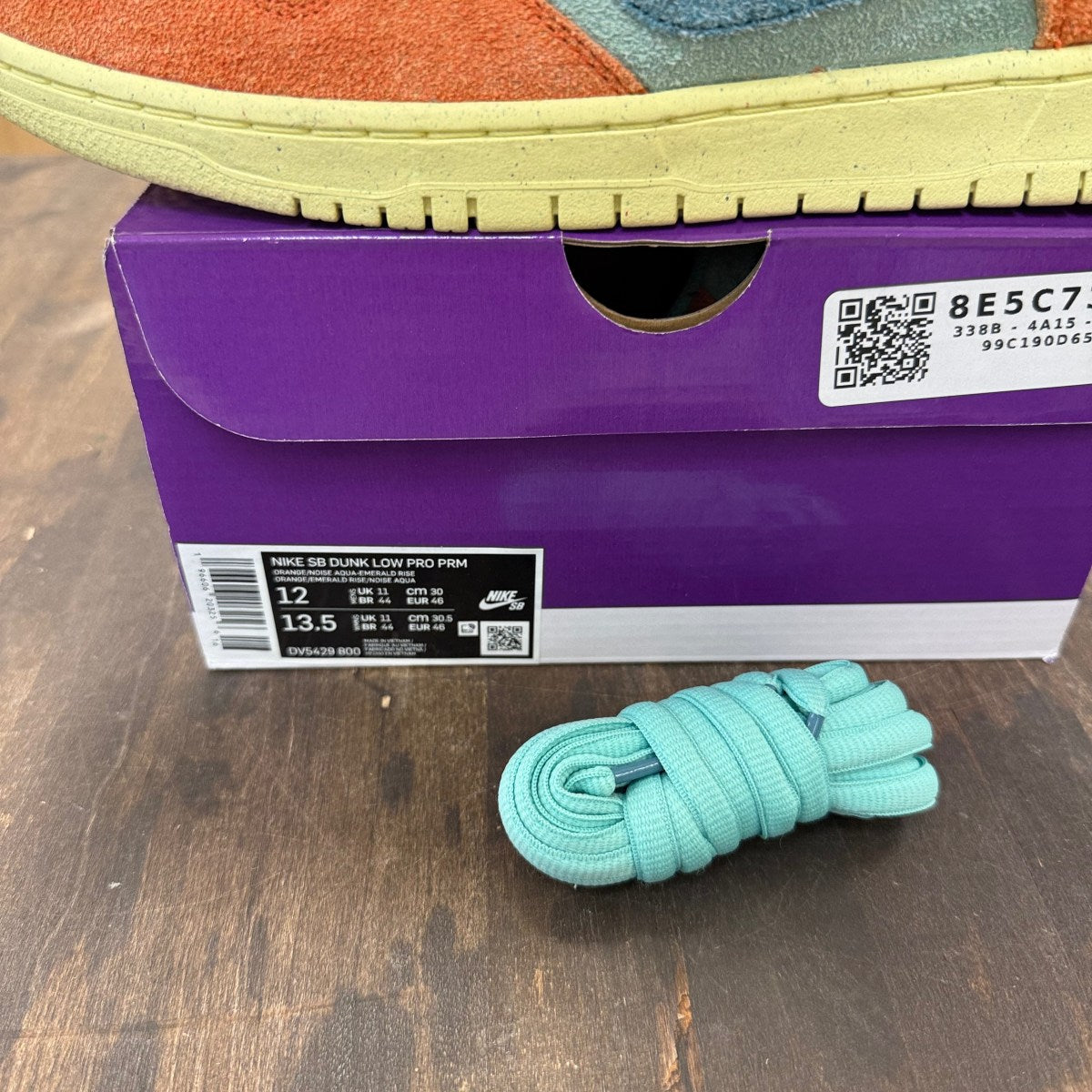 Nike SB Dunk Low Orange Emerald Rise - Image 6