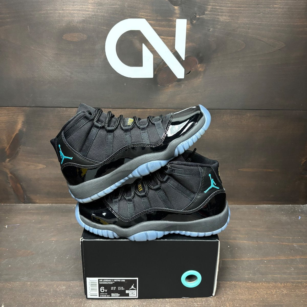 Jordan 11 Retro Gamma Blue (2025) (GS) Size 6Y (Pre-Owned) - front
