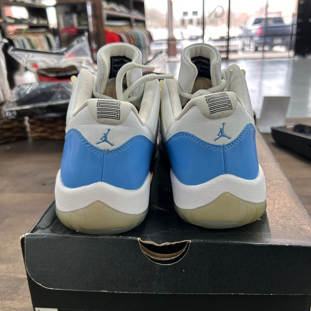 Jordan 11 Retro Low University Blue (2017) - Image 4