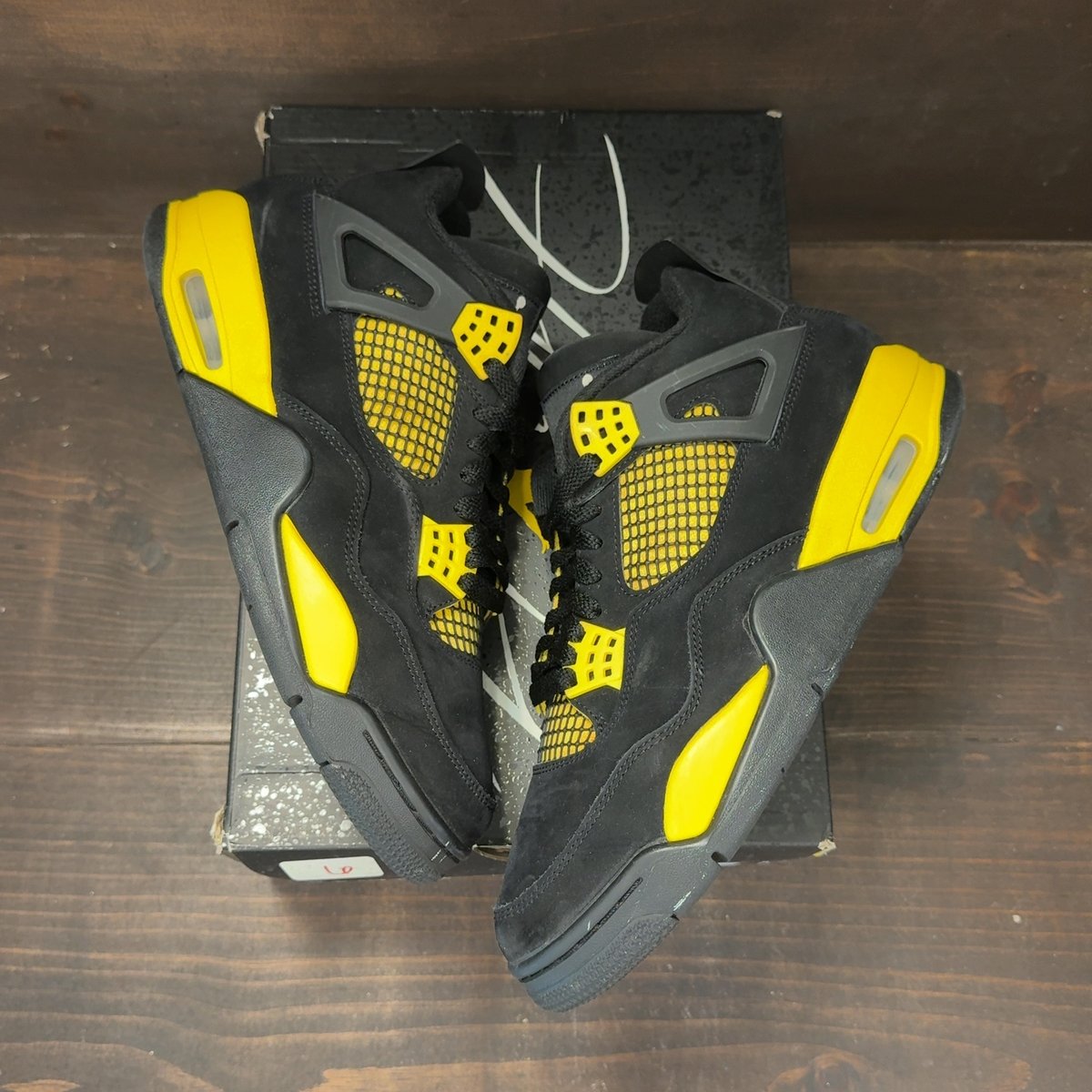 Jordan 4 Retro Thunder (2023) Size 9 (Pre-Owned) - back