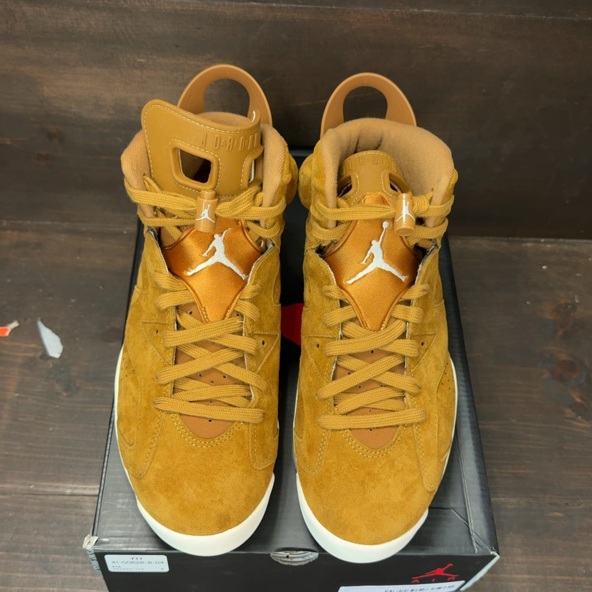 Jordan 6 Retro Wheat Size 10 (Pre-Owned) - tag