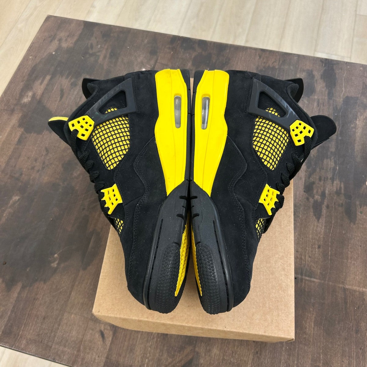 Jordan 4 Retro Thunder (2023) Size 11.5 (Pre-Owned) - Image 3