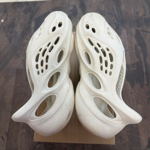 adidas Yeezy Foam RNNR Sand - Image 5